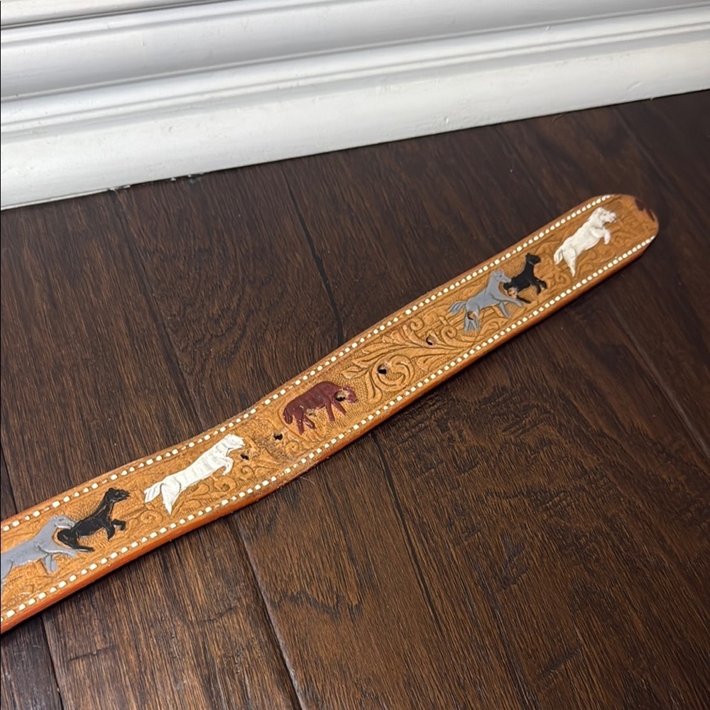 Brown Men’s Leather Tooled Belt with Animal Horse Design Sz 40 - Picture 6 of 8
